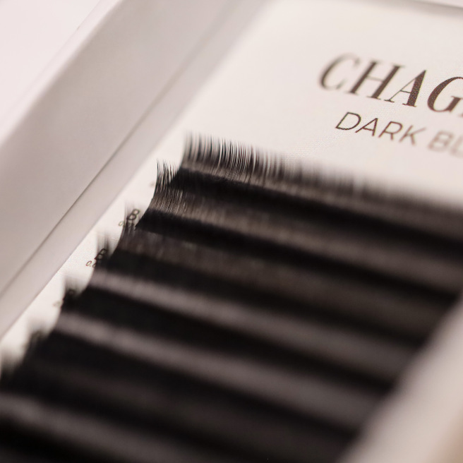 DARK BLACK - Extensions cil à cil ultra noires DARK BLACK - Extensions cil à cil ultra noires