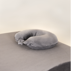 Housse de coussin de nuque velvet gris BLUSHY.